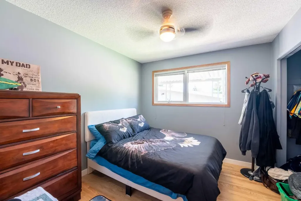 2084 19 Street N Lethbridge AB T1H4B2