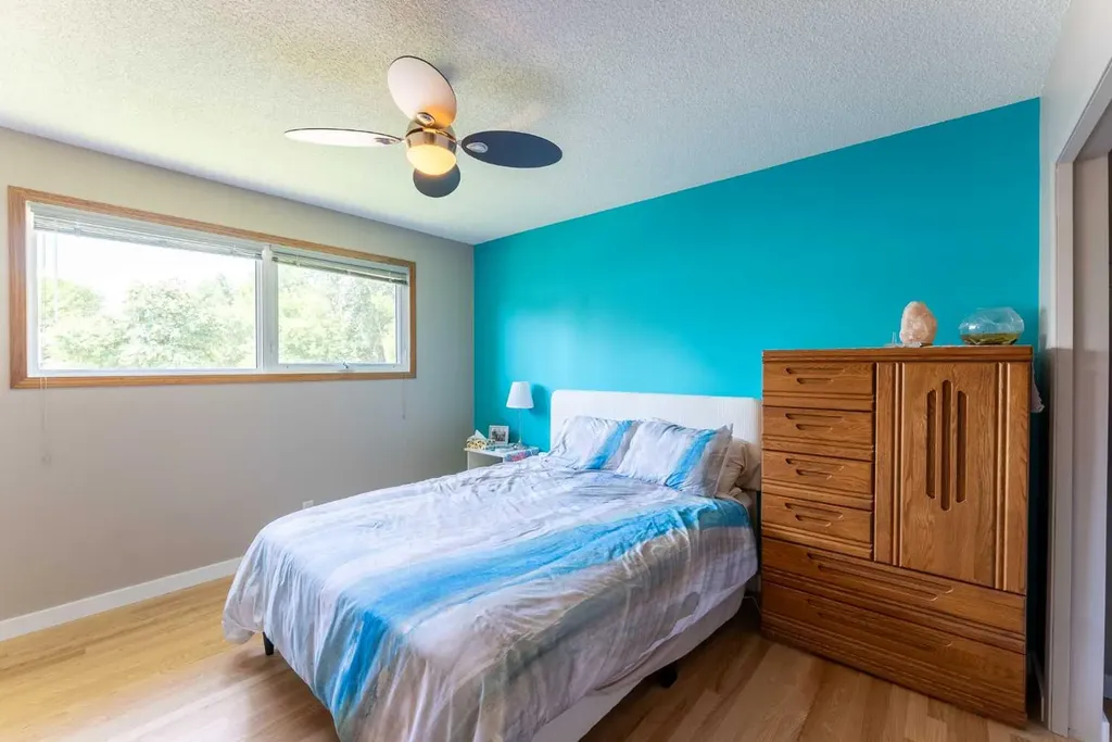 2084 19 Street N Lethbridge AB T1H4B2