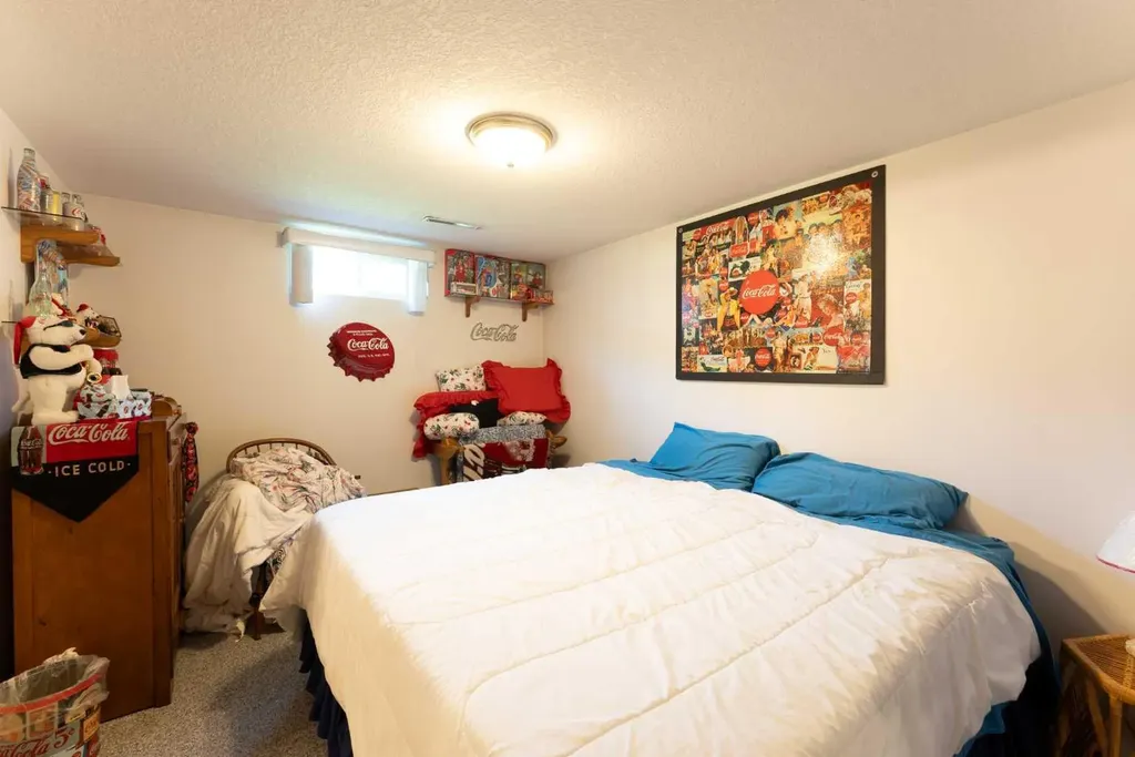 2084 19 Street N Lethbridge AB T1H4B2