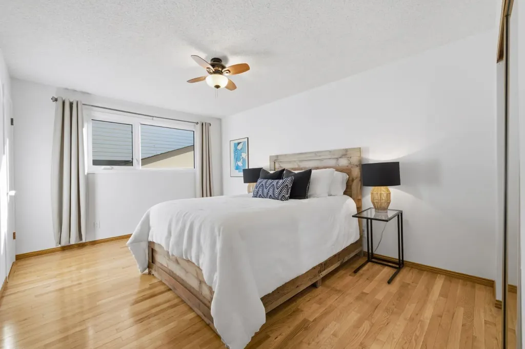 6016 Dalcastle Crescent NW Calgary AB T3A 1S4