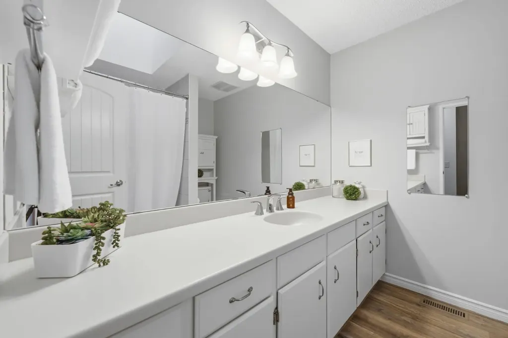 6016 Dalcastle Crescent NW Calgary AB T3A 1S4