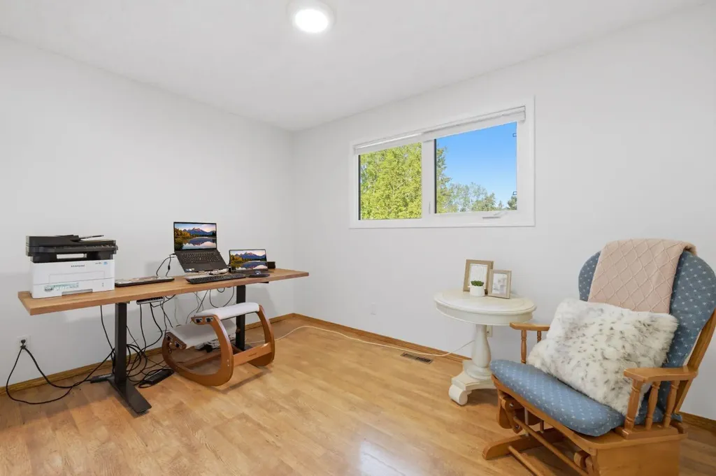 6016 Dalcastle Crescent NW Calgary AB T3A 1S4