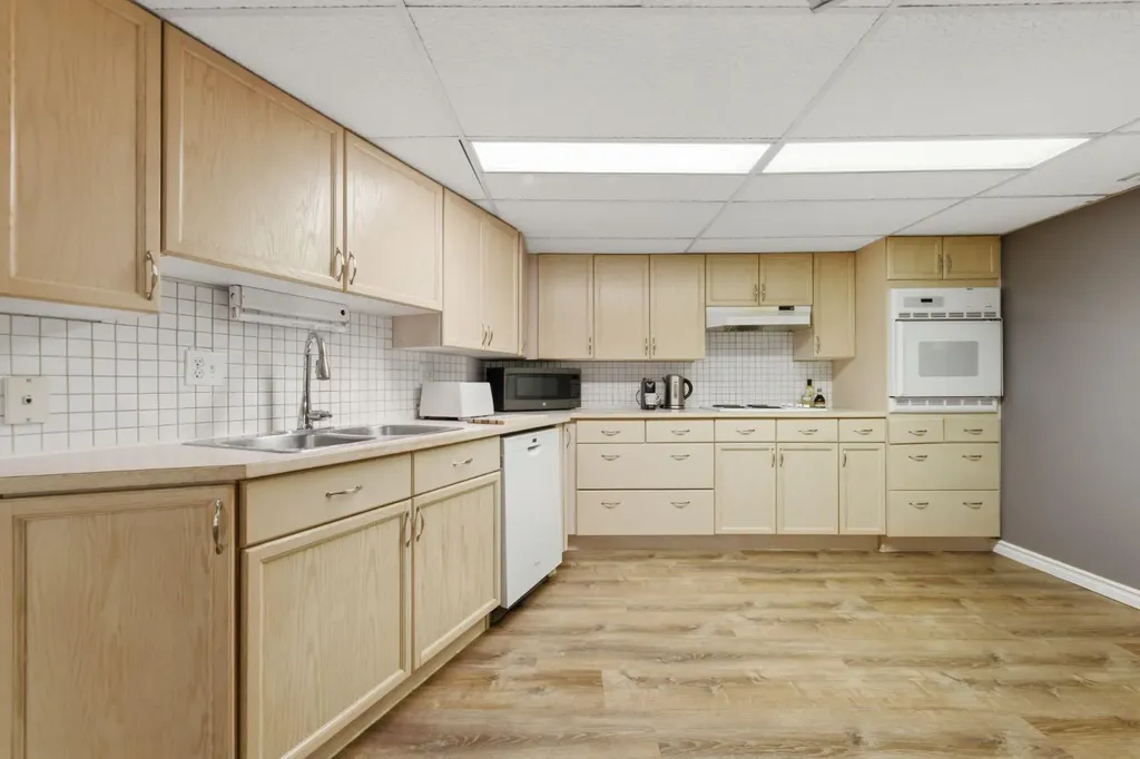 6016 Dalcastle Crescent NW Calgary AB T3A 1S4