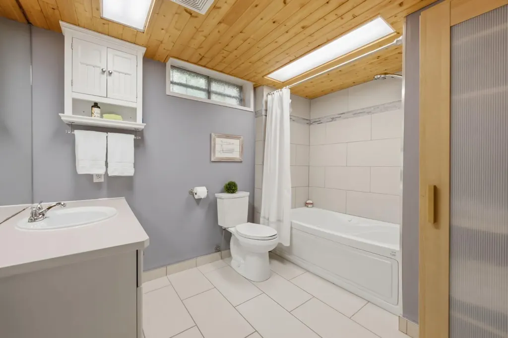 6016 Dalcastle Crescent NW Calgary AB T3A 1S4
