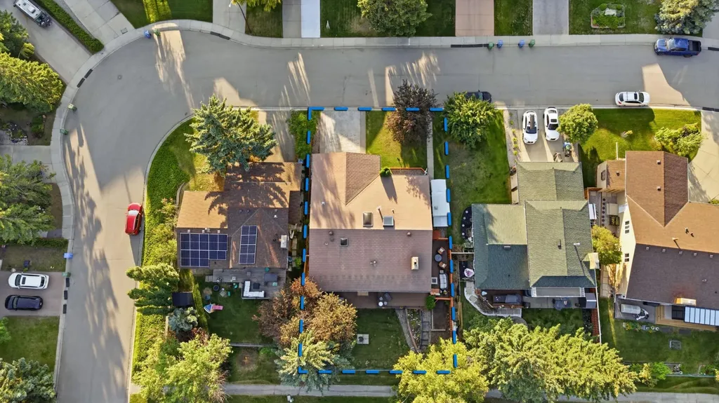 6016 Dalcastle Crescent NW Calgary AB T3A 1S4