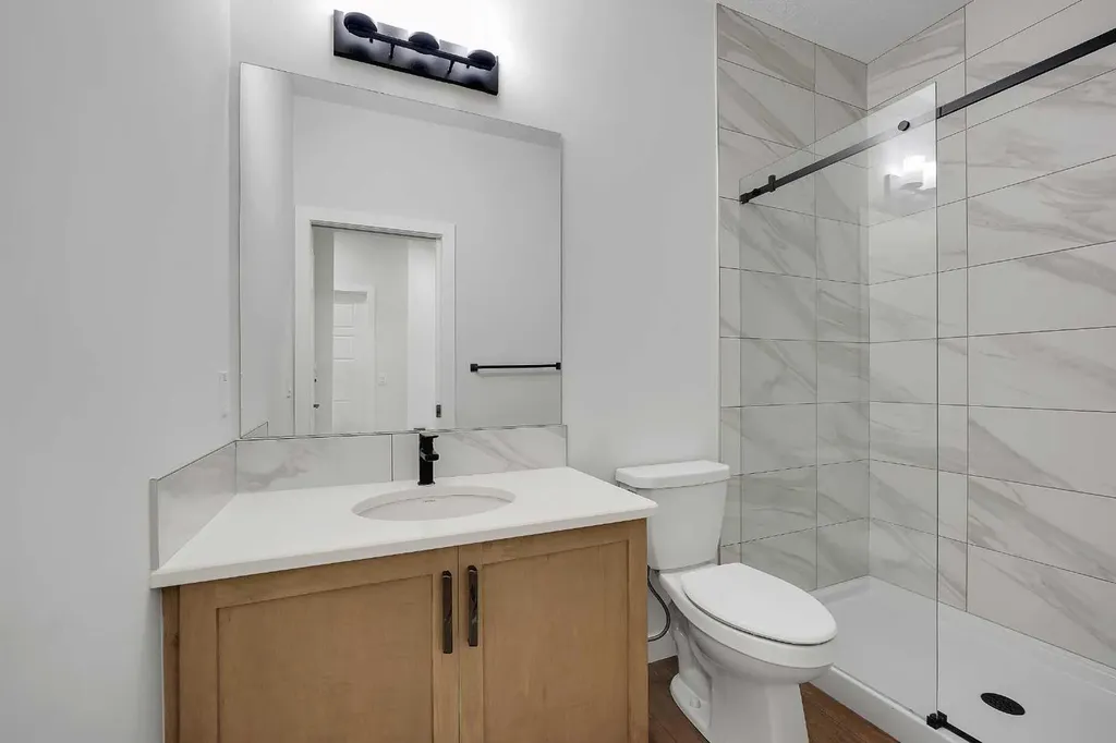 16 Legacy Glen Green SE Calgary AB T2X 4G6