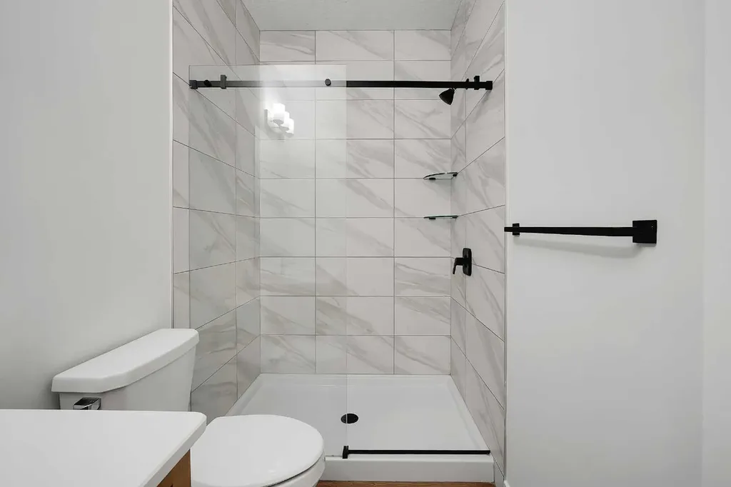 16 Legacy Glen Green SE Calgary AB T2X 4G6