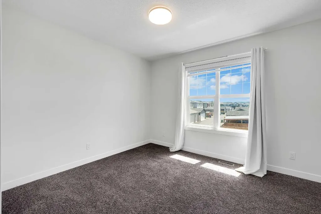16 Legacy Glen Green SE Calgary AB T2X 4G6