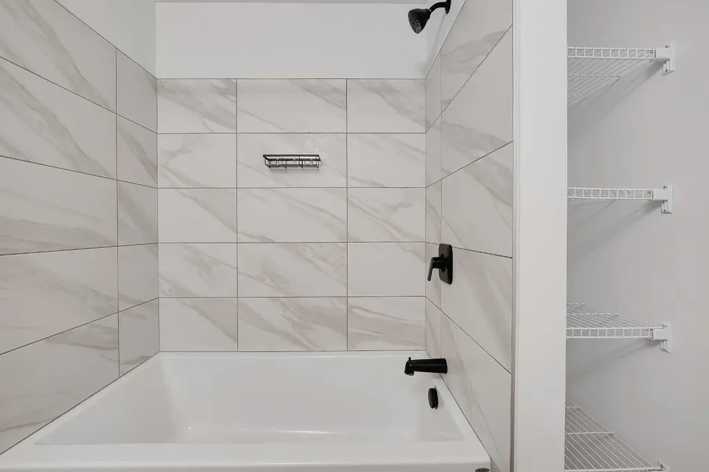 16 Legacy Glen Green SE Calgary AB T2X 4G6