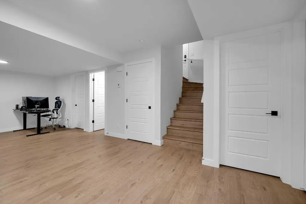 16 Legacy Glen Green SE Calgary AB T2X 4G6