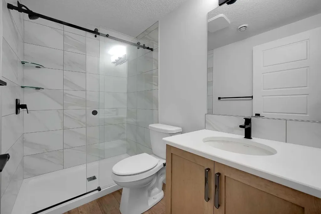 16 Legacy Glen Green SE Calgary AB T2X 4G6