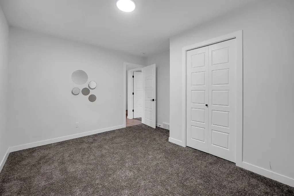 16 Legacy Glen Green SE Calgary AB T2X 4G6