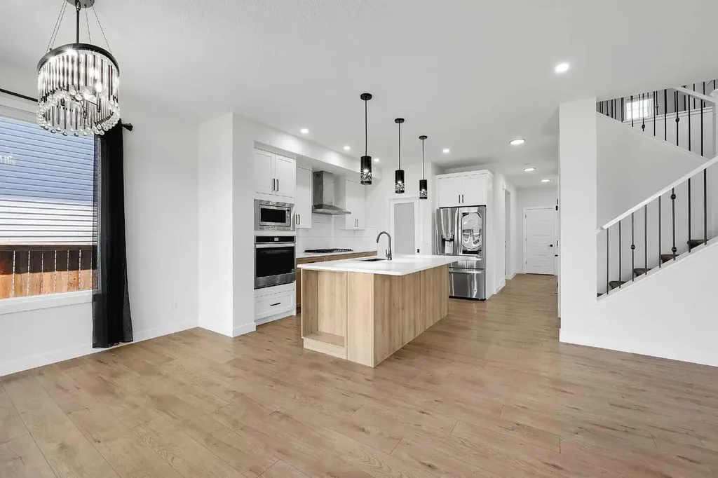 16 Legacy Glen Green SE Calgary AB T2X 4G6