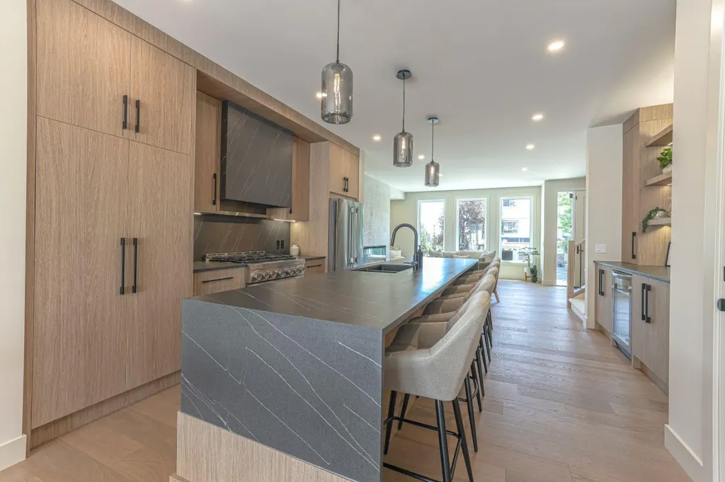147 Heston Street NW Calgary AB T2K 2C5