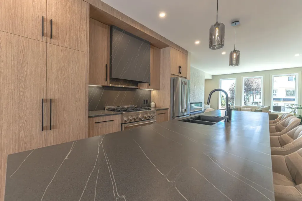 147 Heston Street NW Calgary AB T2K 2C5