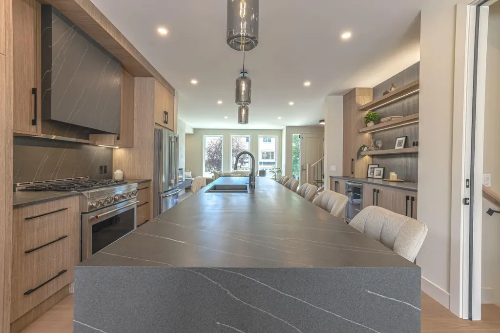147 Heston Street NW Calgary AB T2K 2C5