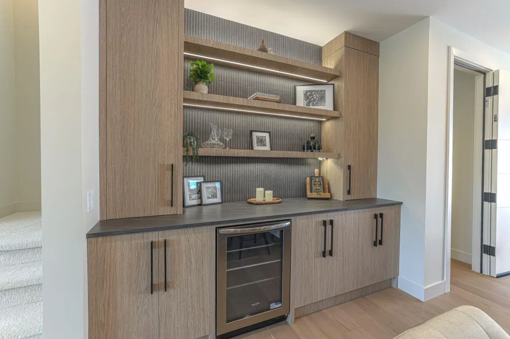 147 Heston Street NW Calgary AB T2K 2C5