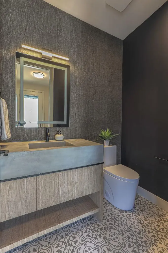 147 Heston Street NW Calgary AB T2K 2C5