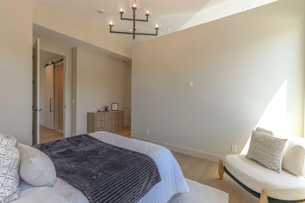 147 Heston Street NW Calgary AB T2K 2C5