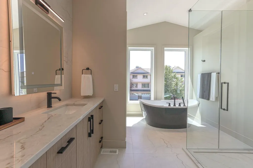 147 Heston Street NW Calgary AB T2K 2C5