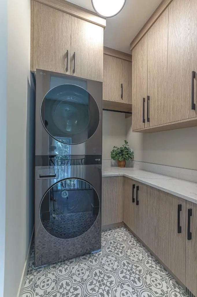 147 Heston Street NW Calgary AB T2K 2C5