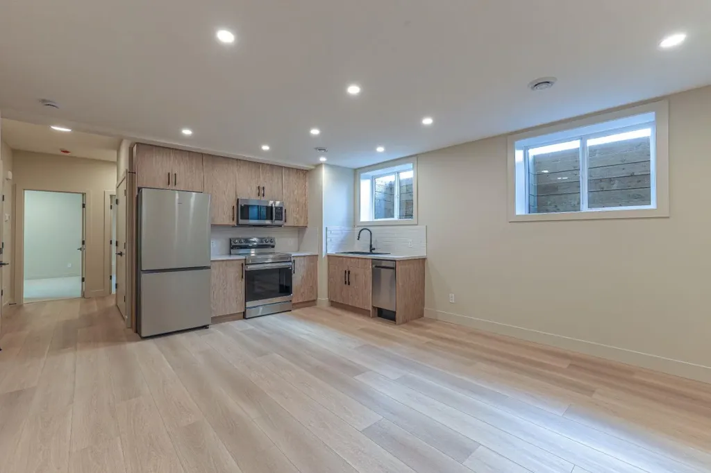 147 Heston Street NW Calgary AB T2K 2C5