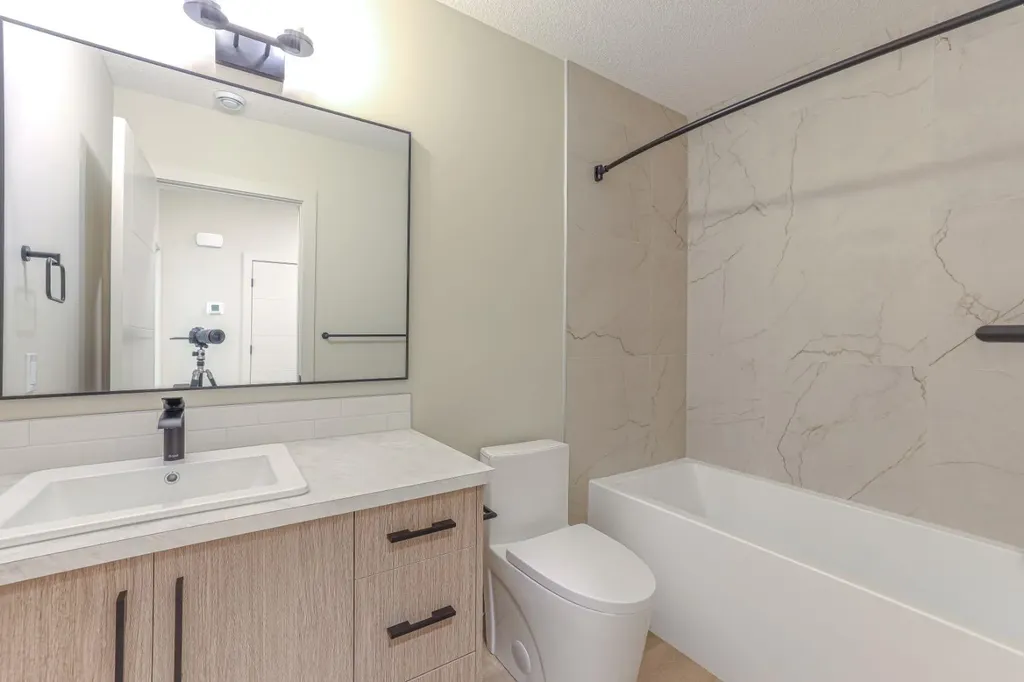 147 Heston Street NW Calgary AB T2K 2C5