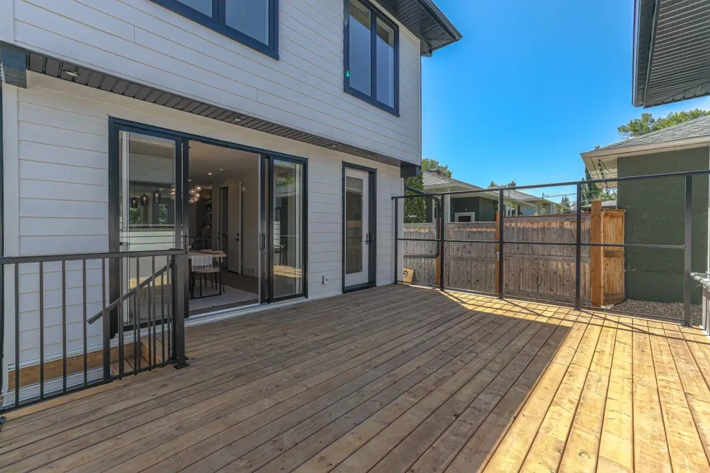 147 Heston Street NW Calgary AB T2K 2C5