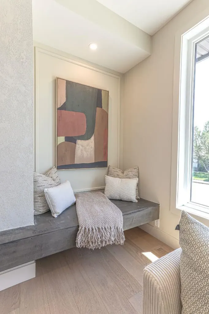 147 Heston Street NW Calgary AB T2K 2C5