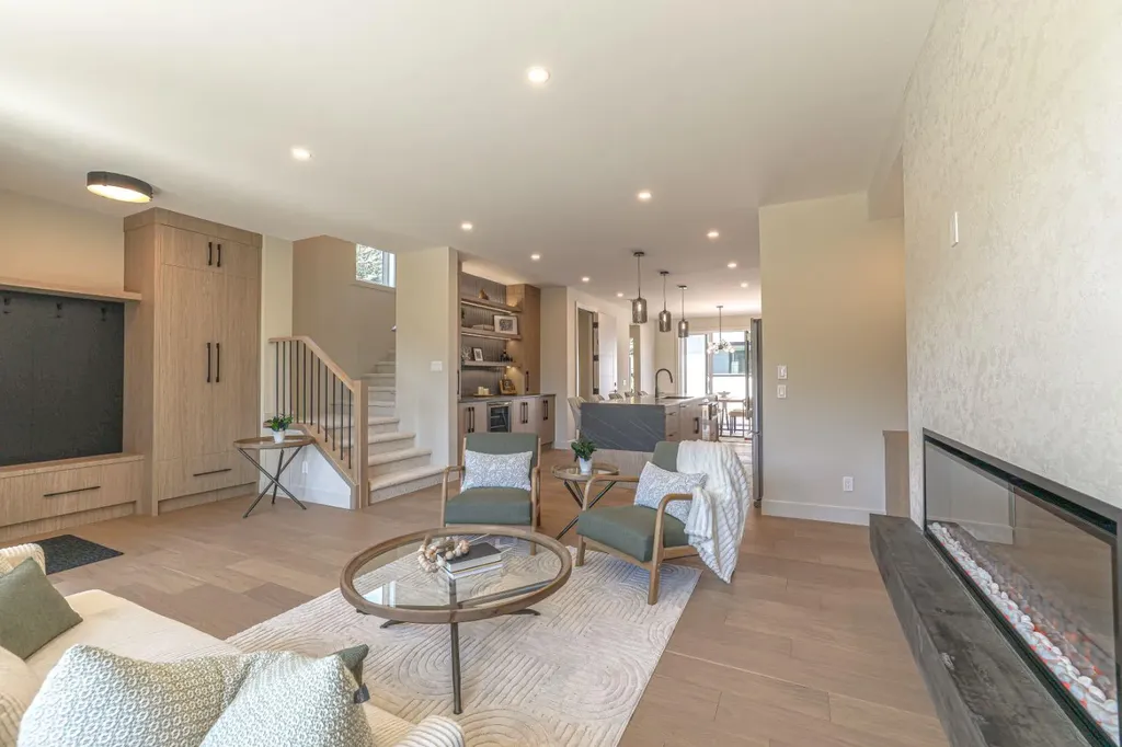 147 Heston Street NW Calgary AB T2K 2C5