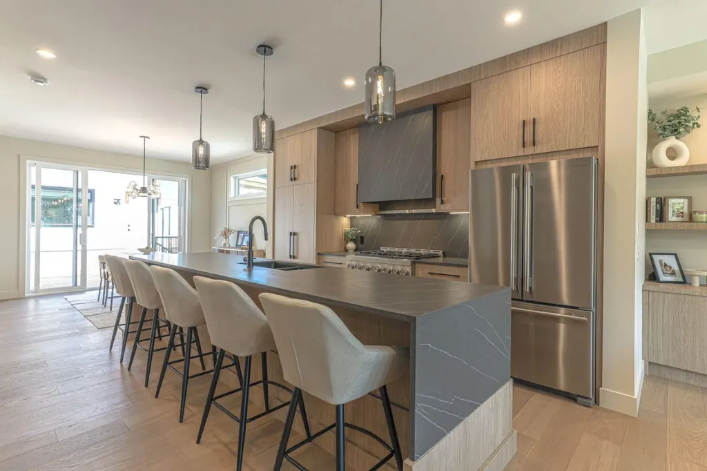 147 Heston Street NW Calgary AB T2K 2C5