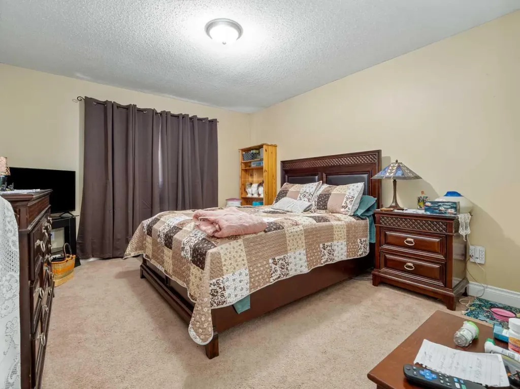 106 Ojibwa Place W Lethbridge AB T1K 5T5