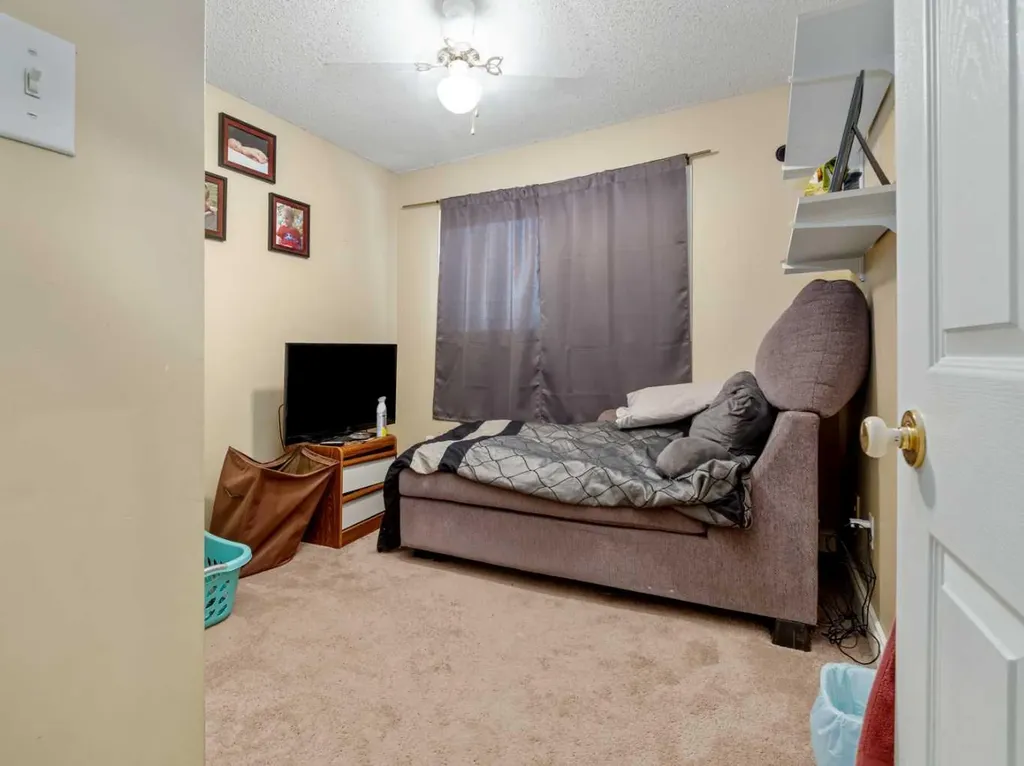106 Ojibwa Place W Lethbridge AB T1K 5T5