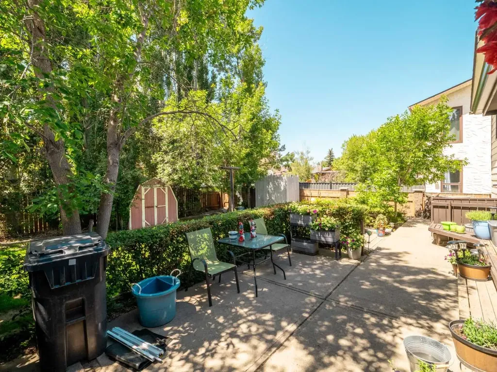 106 Ojibwa Place W Lethbridge AB T1K 5T5
