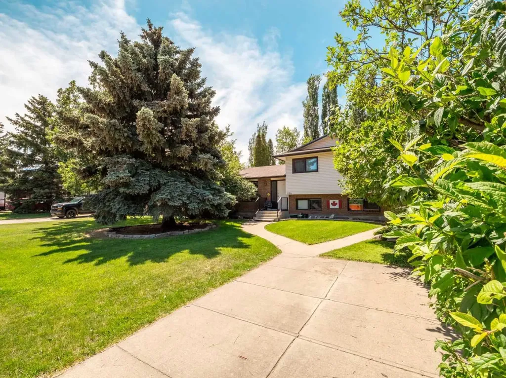 106 Ojibwa Place W Lethbridge AB T1K 5T5