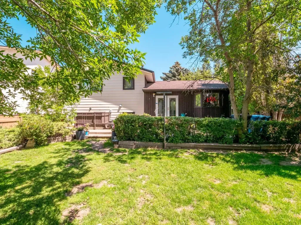 106 Ojibwa Place W Lethbridge AB T1K 5T5