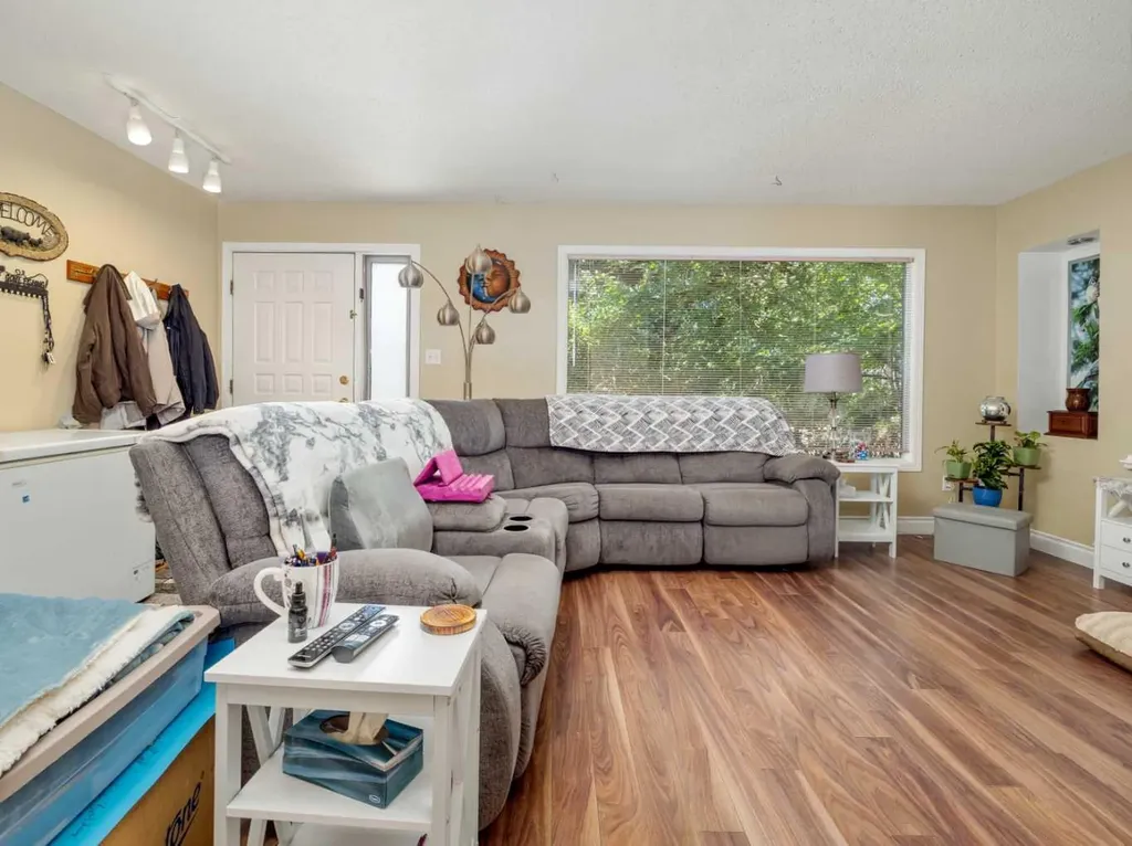 106 Ojibwa Place W Lethbridge AB T1K 5T5
