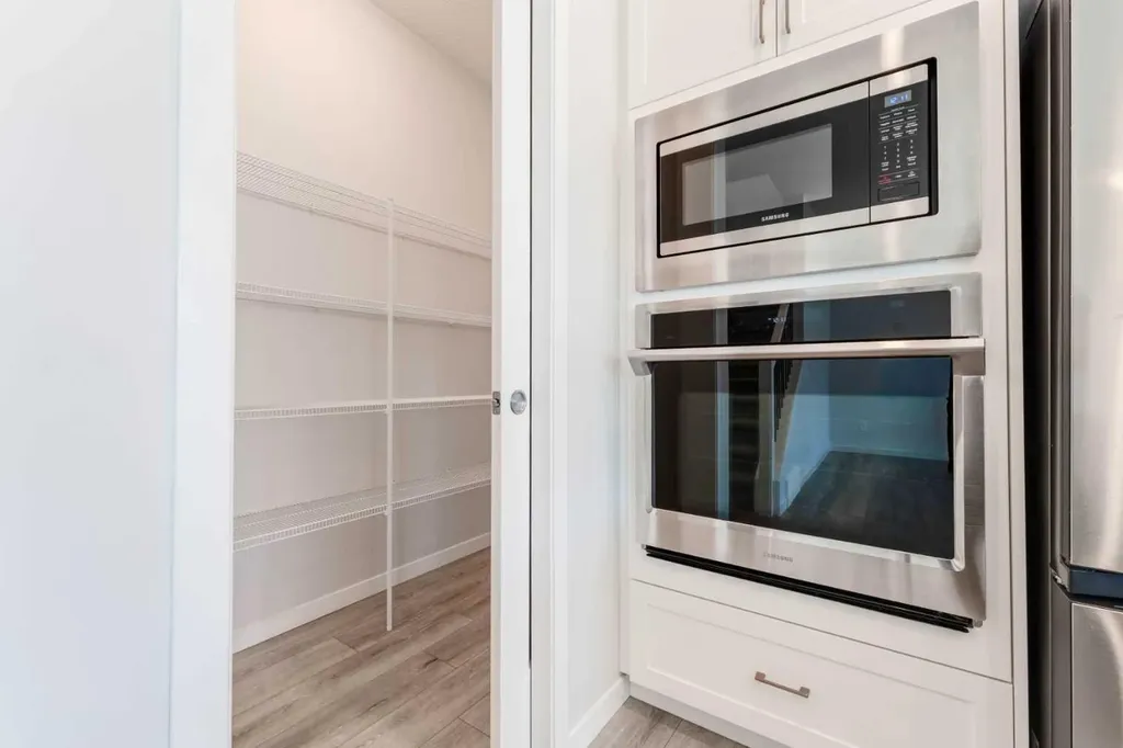 16 West Grove Link SW Calgary AB T3H 6E3