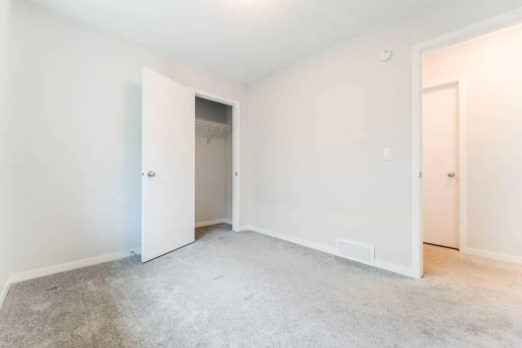 16 West Grove Link SW Calgary AB T3H 6E3