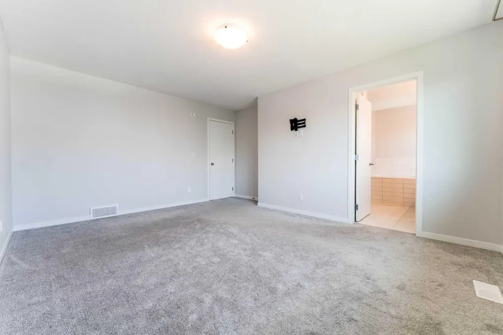 16 West Grove Link SW Calgary AB T3H 6E3