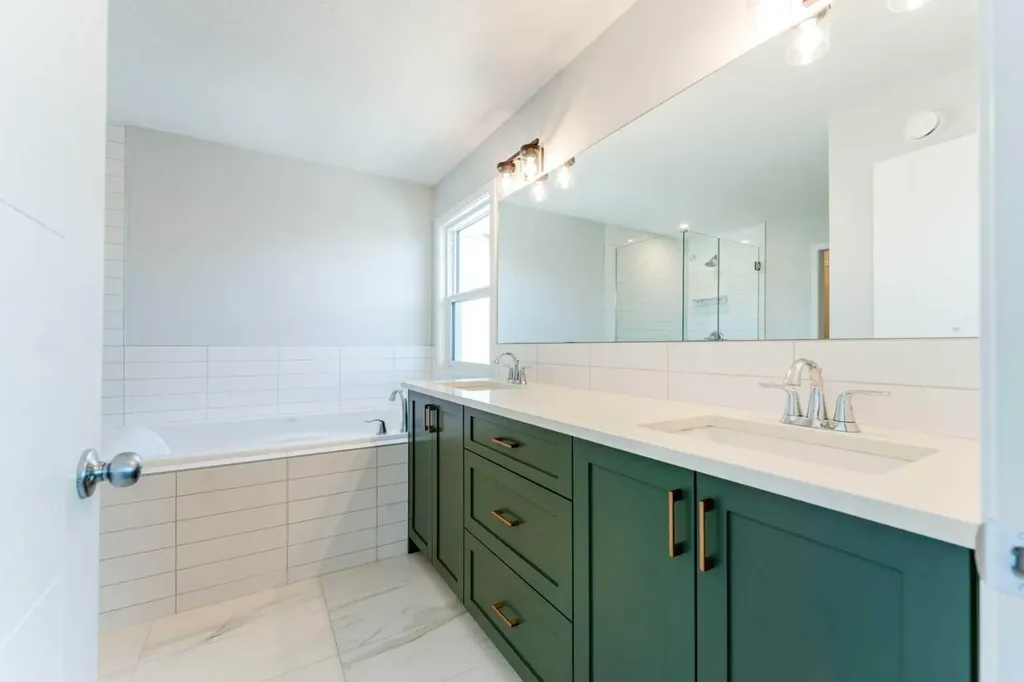 16 West Grove Link SW Calgary AB T3H 6E3