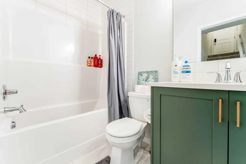 16 West Grove Link SW Calgary AB T3H 6E3