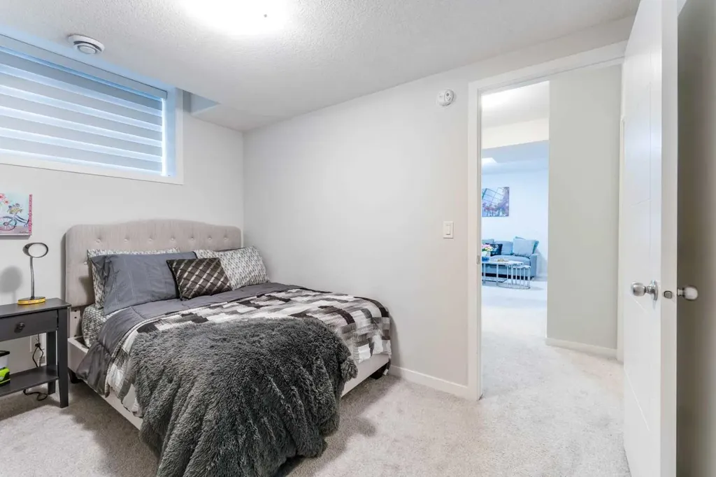16 West Grove Link SW Calgary AB T3H 6E3