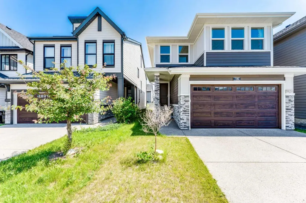 16 West Grove Link SW Calgary AB T3H 6E3