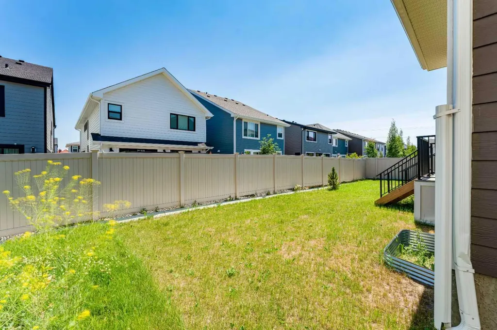 16 West Grove Link SW Calgary AB T3H 6E3
