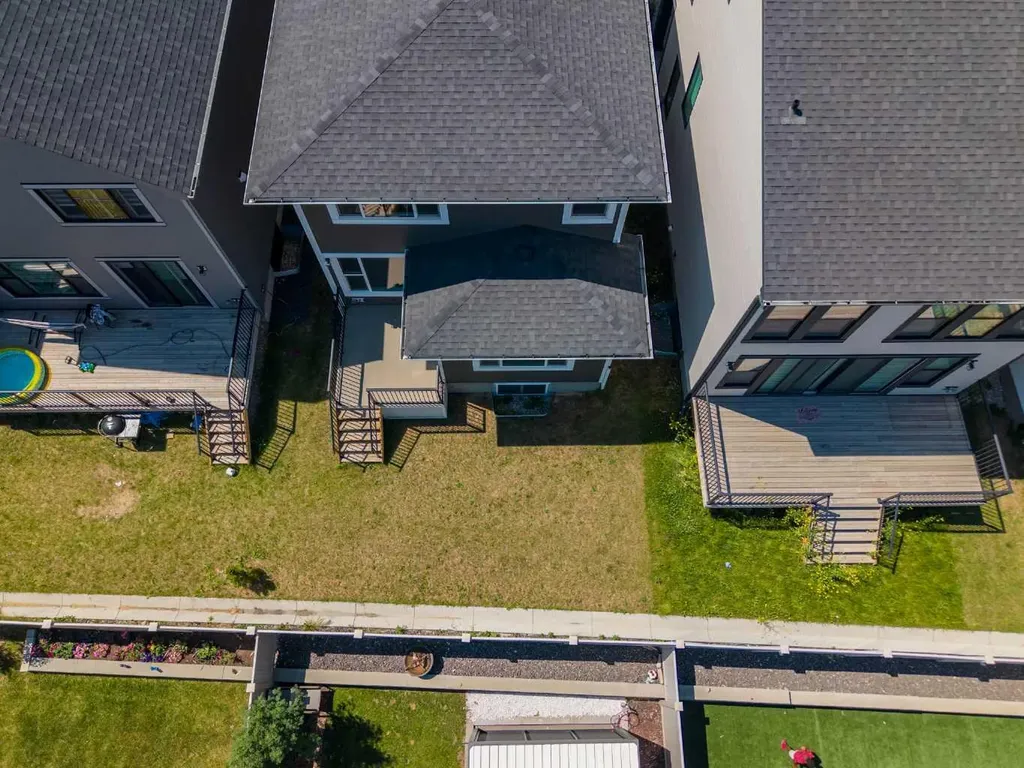 16 West Grove Link SW Calgary AB T3H 6E3