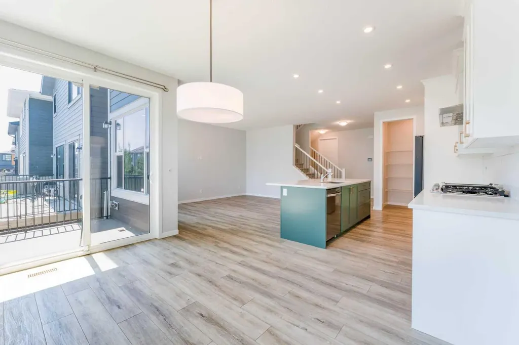 16 West Grove Link SW Calgary AB T3H 6E3