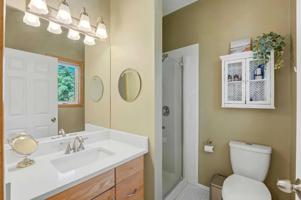 39 West Terrace Crescent Cochrane AB T4C 1R7