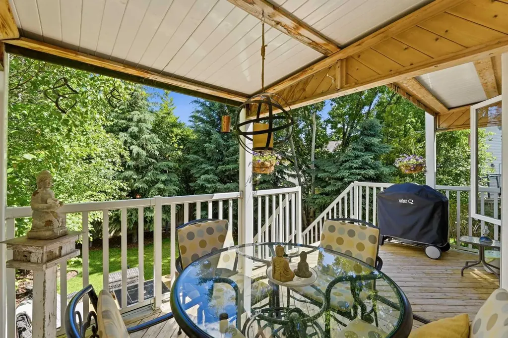 39 West Terrace Crescent Cochrane AB T4C 1R7