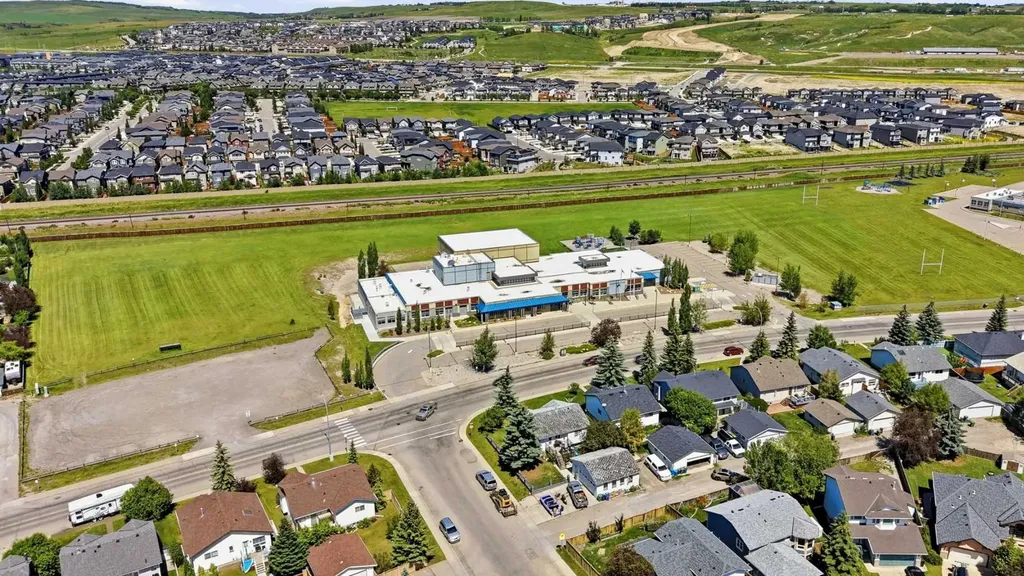 39 West Terrace Crescent Cochrane AB T4C 1R7